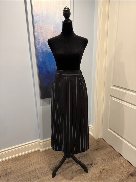 H.E.R Dresses & Skirts - Vintage Black Pinstripe Midi Skirt with Slim Silhouette